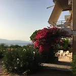 Apartament Galini And *