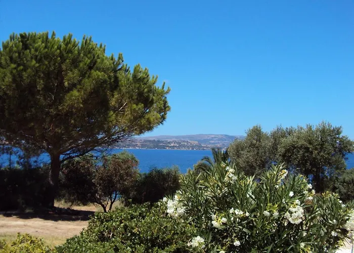 アパート Galini And *