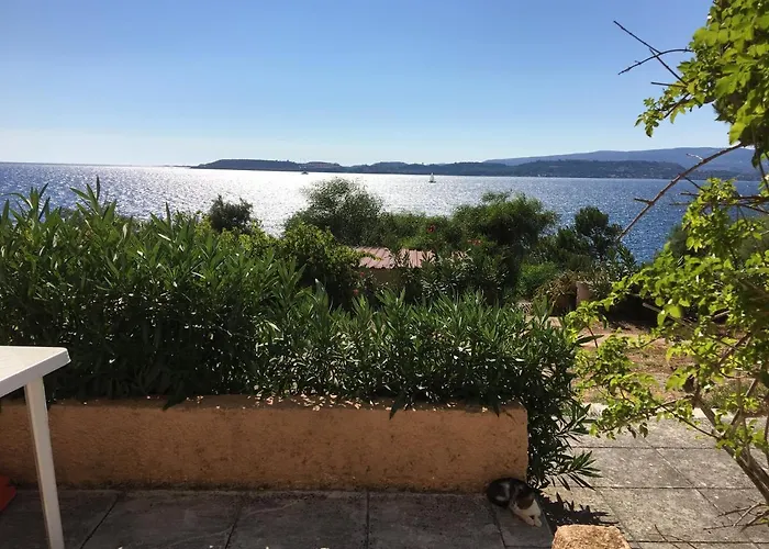 Galini And アパート